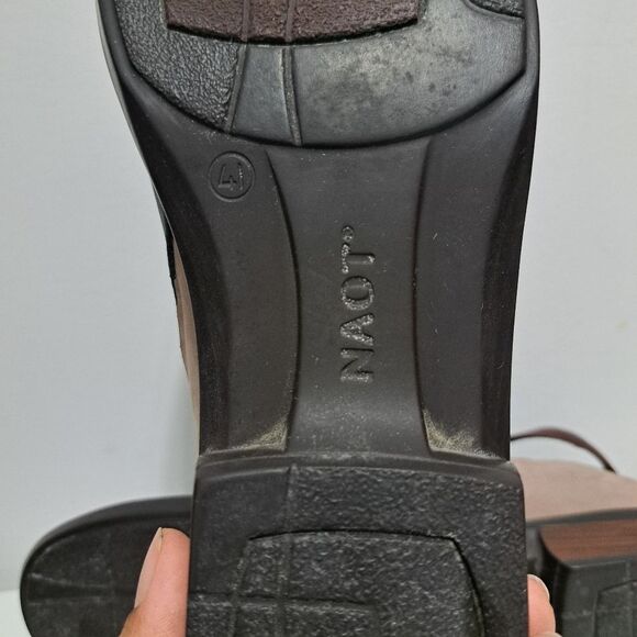 Naot Kamsin Cut Out Sleek Stylish Leather Suede Bootie Sz 41 Black/Stone Nubuck - Picture 14 of 17